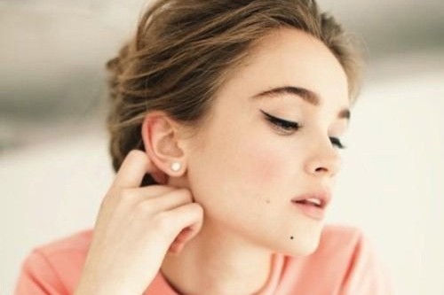 Hình ảnh: Nốt ruồi.