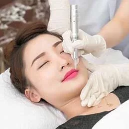 Hình ảnh: Phun môi