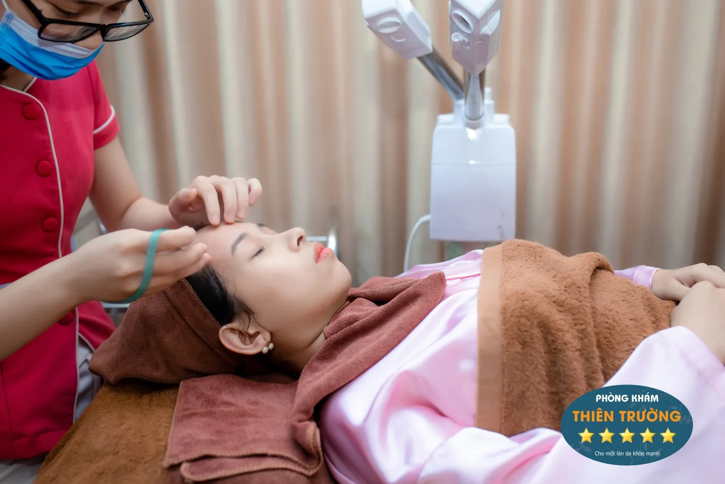 Hình ảnh: Xông hơi – Hút bít tắc