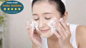 Hình ảnh: Rửa mặt