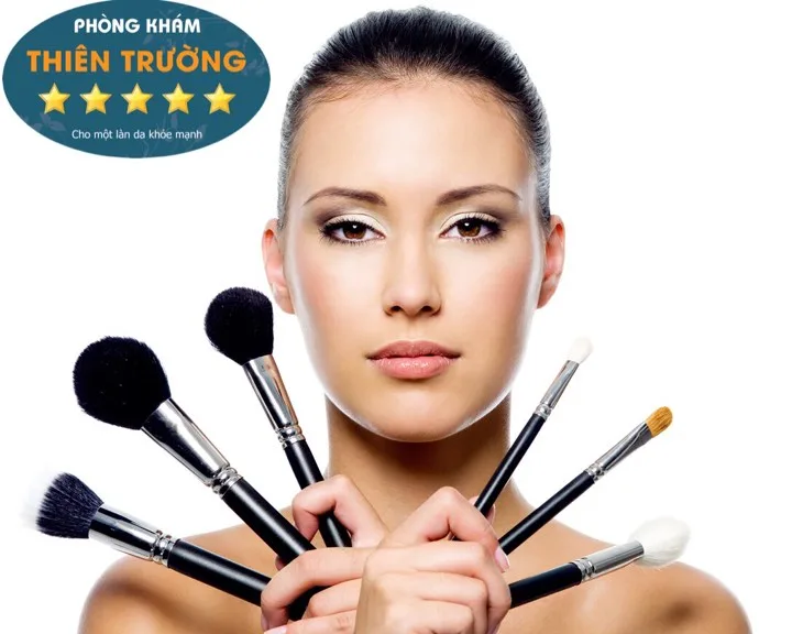 Hình ảnh: Hạn chế trang điểm sau khi hỗ trợ điều trị Laser