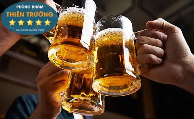 Hình ảnh: Nghiện bia, rượu và thuốc lá làm tăng nguy cơ mắc bệnh vảy nến.
