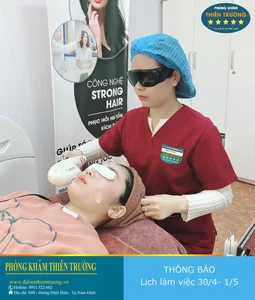 Hình ảnh : Bệnh nhân đang sử dụng công nghệ ánh sáng Elight