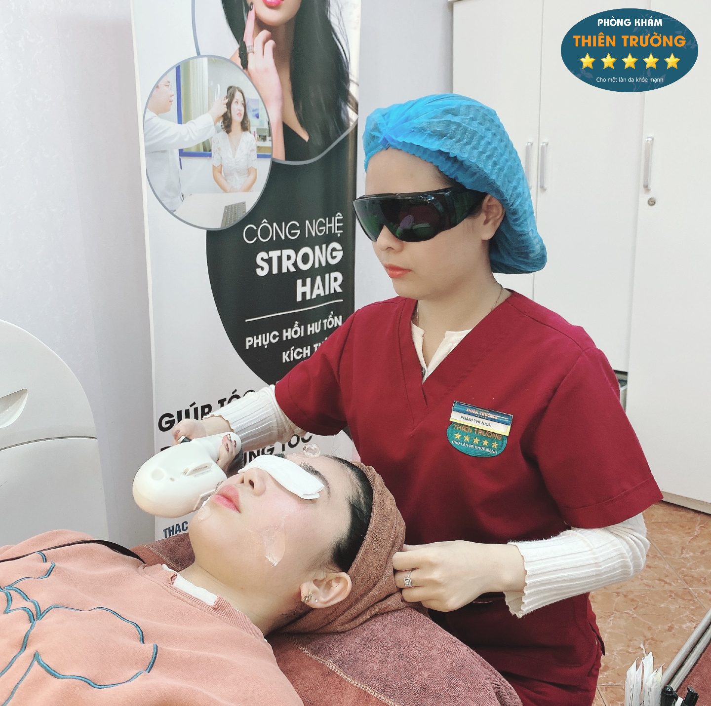 Hình ảnh : Bệnh nhân đang sử dụng công nghệ ánh sáng Elight