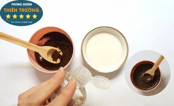 Hình ảnh: Tẩy da chết bằng bã cà phê và sữa chua