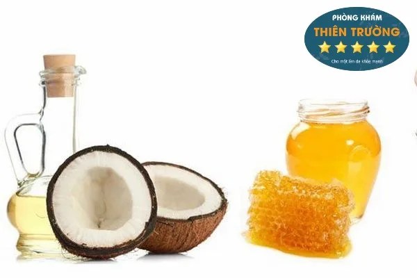 Hình ảnh: Tẩy da chết bằng dầu dừa và mật ong