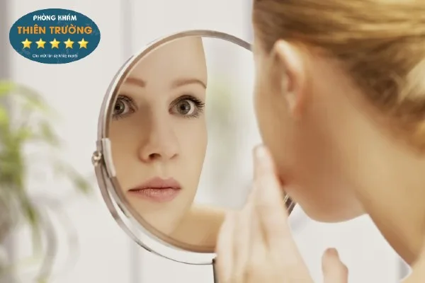 Hình ảnh: Bôi kem làm chậm quá trình lão hóa da