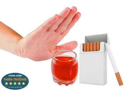 HÌnh ảnh: Nên tránh xa rượu và thuốc lá