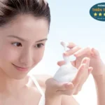 Hình ảnh: Rửa mặt đúng cách.