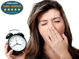 Hình ảnh: Mất ngủ , thiếu ngủ gây lên tình trạng mụn kéo dài.