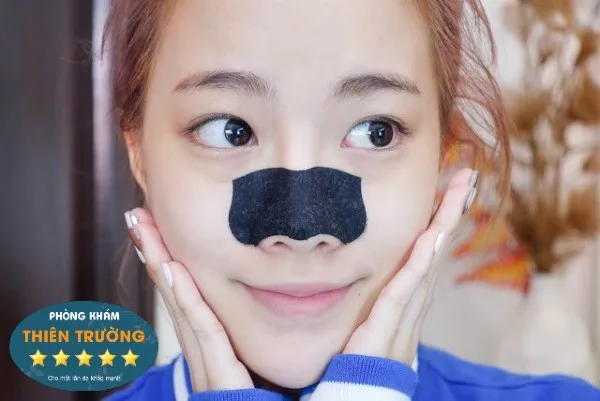 Hình ảnh: Không nên dùng miếng lột mụn ở mũi.
