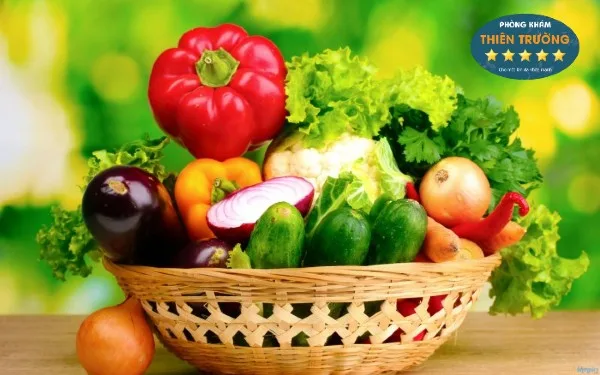Hình ảnh: Ăn nhiều hoa quả xanh, uống đủ nước mỗi ngày