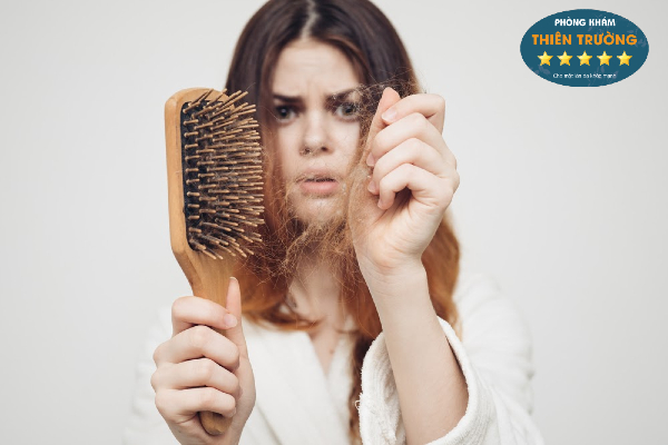 Hình ảnh: Tóc rụng nhiều do đâu?