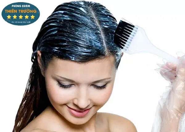 Hình ảnh: Không nên lạm dụng thuốc uốn nhuộm .