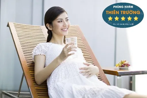 Hình ảnh: Nên uống đủ nước.