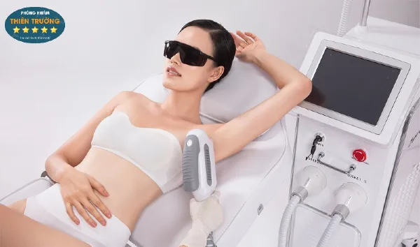 Hình ảnh: Triệt lông công nghệ hiện đại.