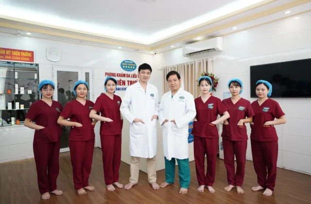 Hình ảnh : Bác sĩ cùng đội ngũ nhân viên phòng khám Thiên Trường