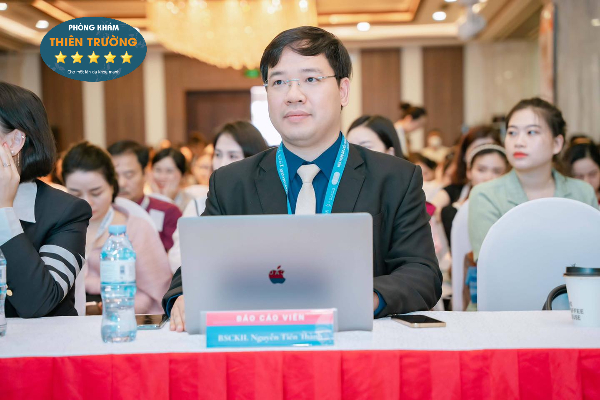 Hình ảnh: Thạc sĩ- Bác sĩ CKII Nguyễn Tiến Thành tại Hội nghị Da liễu Thẩm mỹ Toàn quốc.