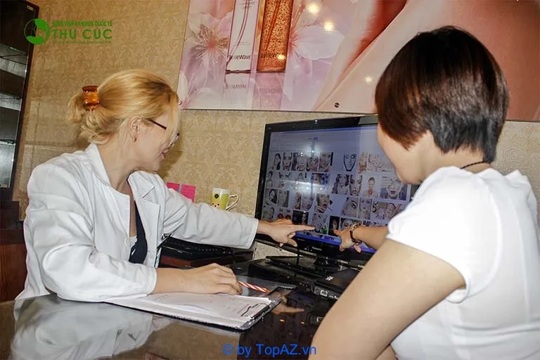 Hình ảnh: Thẩm mỹ Thu Cúc điều trị mụn thịt cho khách hàng.