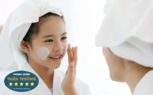 Hình ảnh : rửa mặt bằng sữa rửa mặt